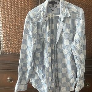 Tommy Hildiger men’s dress shirt.